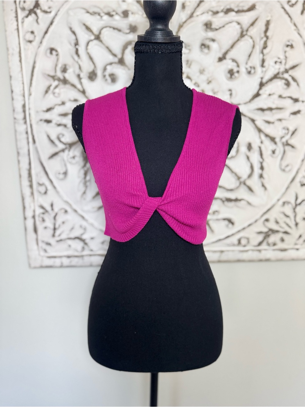 Wild Fable M Magenta Pink Ribbed Twist Front Cropped Sweater Vest Tank Y2K